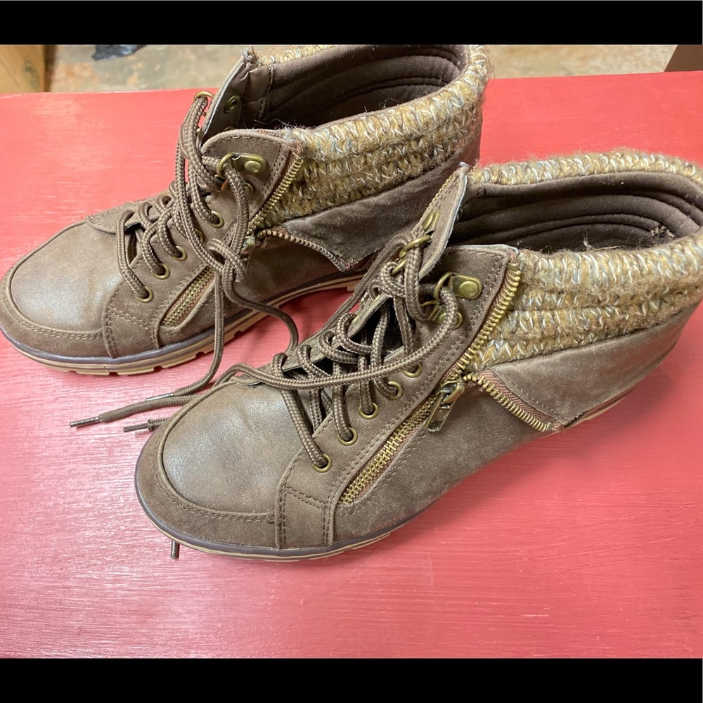 Cliffs Boots
